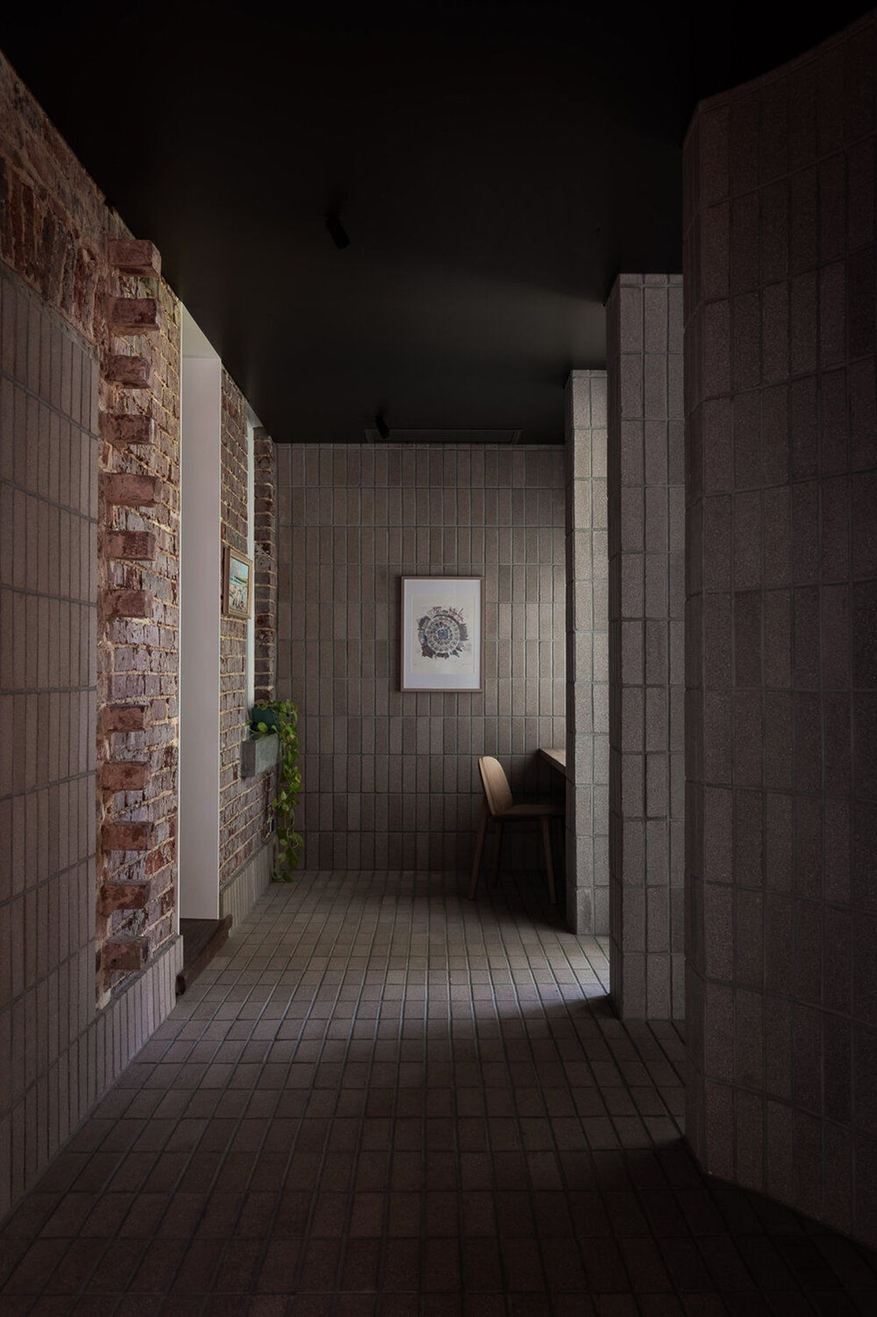 Exposed: Spectacular Brick and Block Interiors