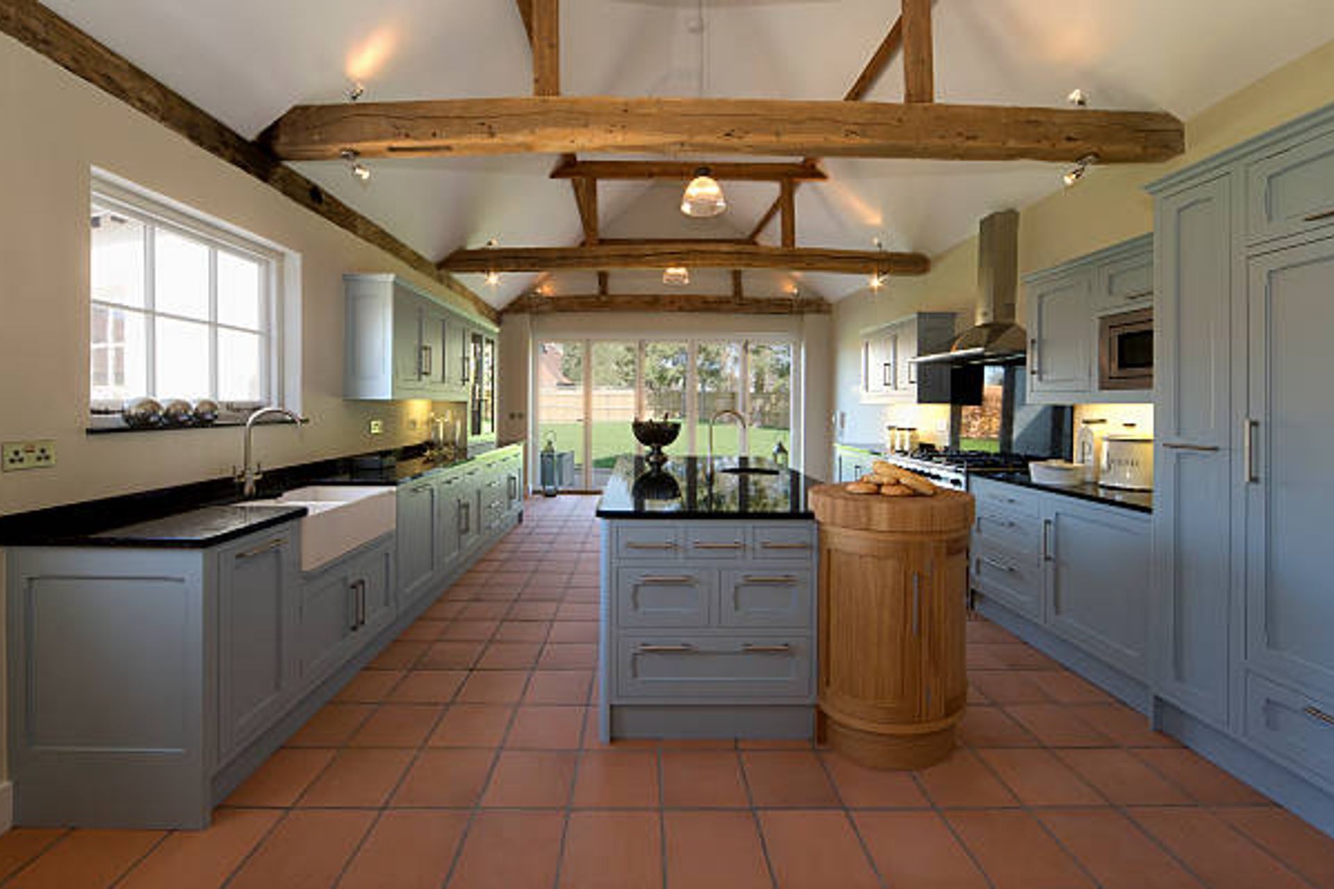 Blue and Brown Kitchen Colour Scheme | Photo Credit - iStock