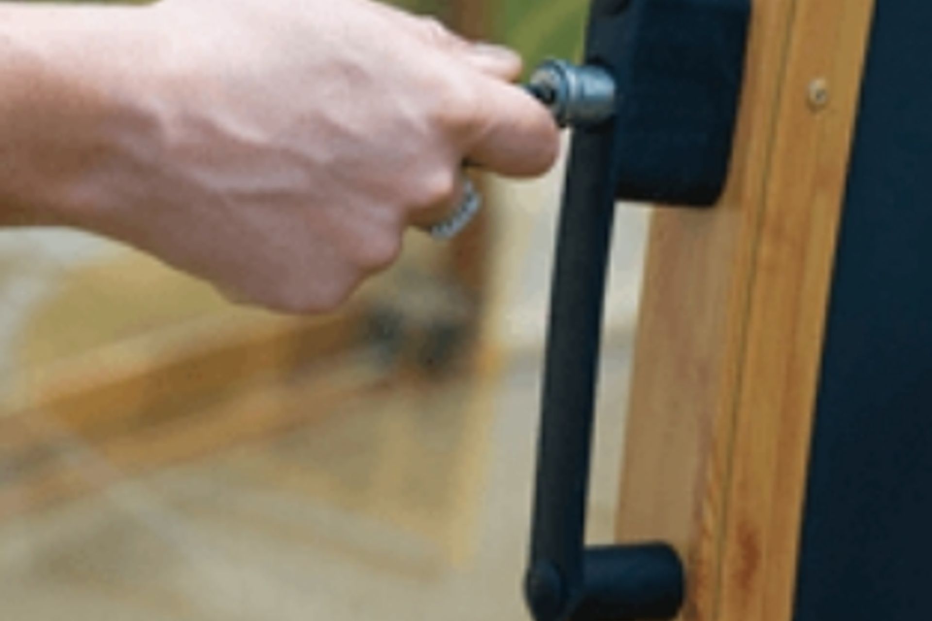 Lockable handle // On angular model.