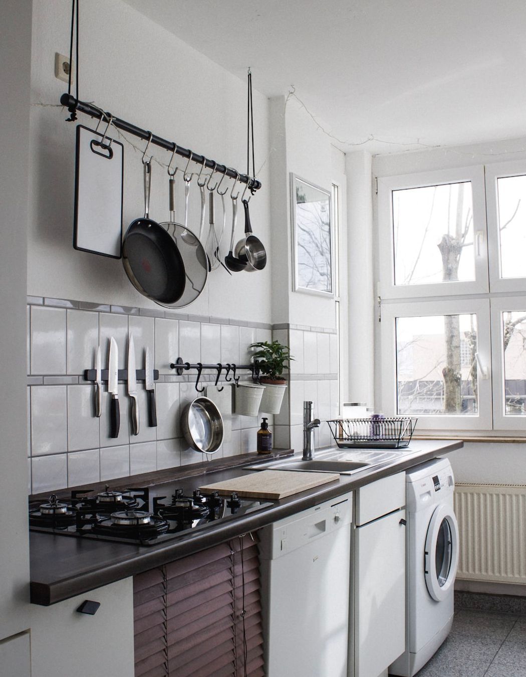 Hanging Storage | Photo Credit – Unsplash