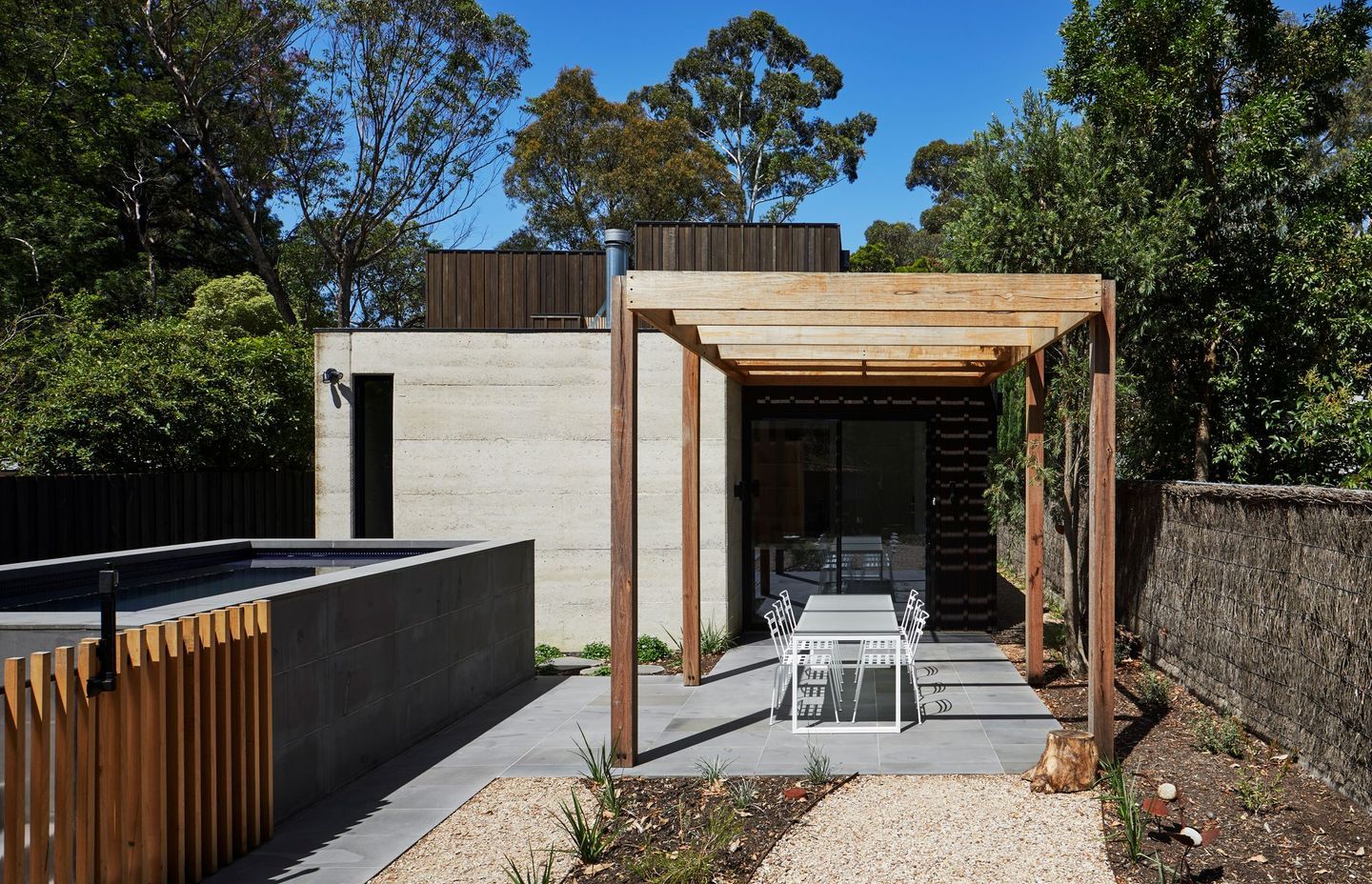 Laurel Grove by Kirsten Johnstone Architecture | Photography by Tatjana Plitt