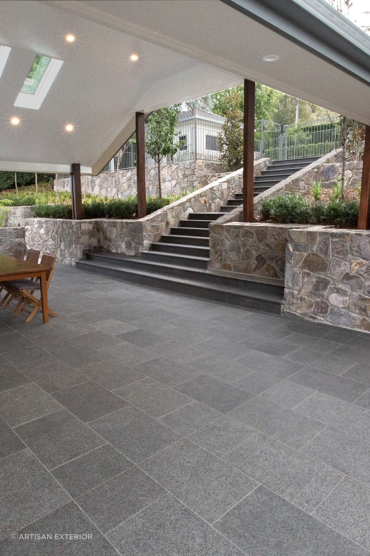 Granite can be used as an outdoor floor tile material.