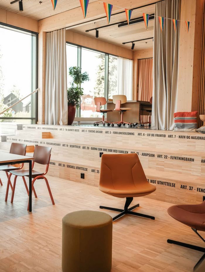 Flokk provided a range of seating covering all three workspace environments in the office. Featured: HÅG Celi, HÅG Tion, Profim Chic Lounge easy chair and Vancouver Oto pouffes