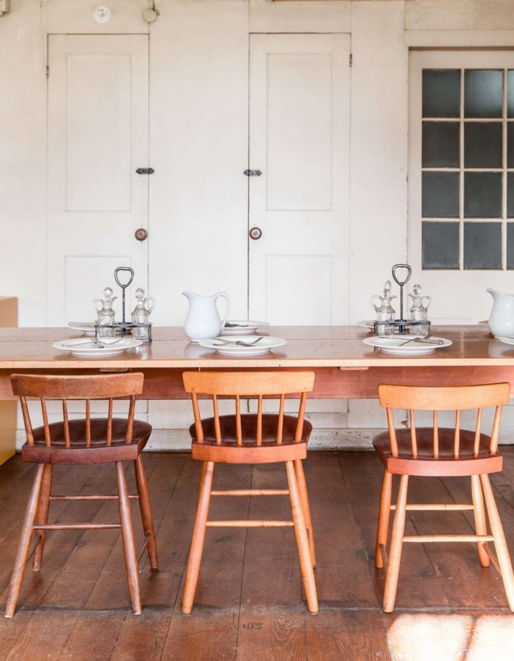 A Shaker Dining Room | Source: https://www.remodelista.com/posts/shaker-style-design-lessons-canterbury-shaker-village/