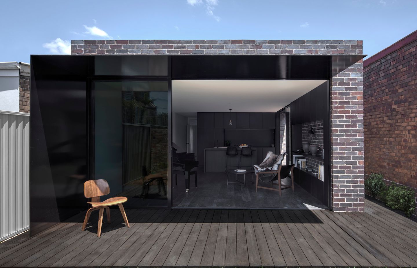 Llewelyn House by studioplusthree