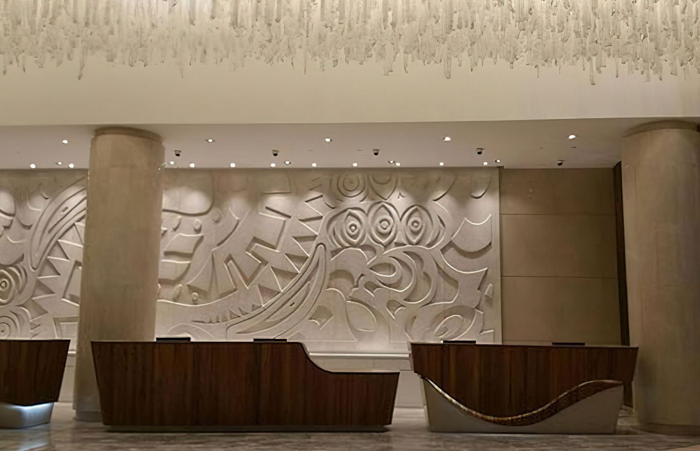 Custom Stonini panels feature in the majestic lobby of The Stanley, PNG’s luxury 5-star hotel