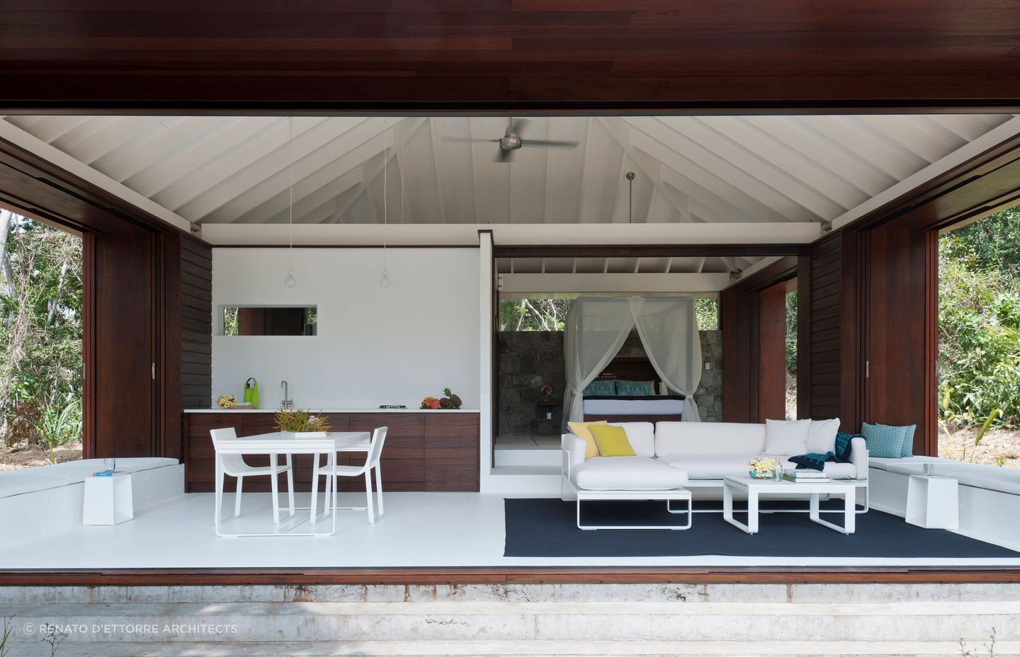 A light, airy living space to enjoy. Photography: Willem Rethmeier