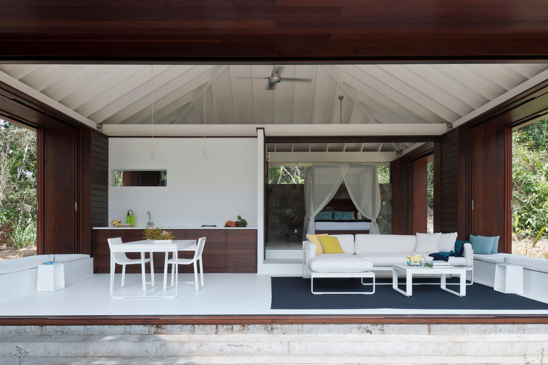 A light, airy living space to enjoy. Photography: Willem Rethmeier