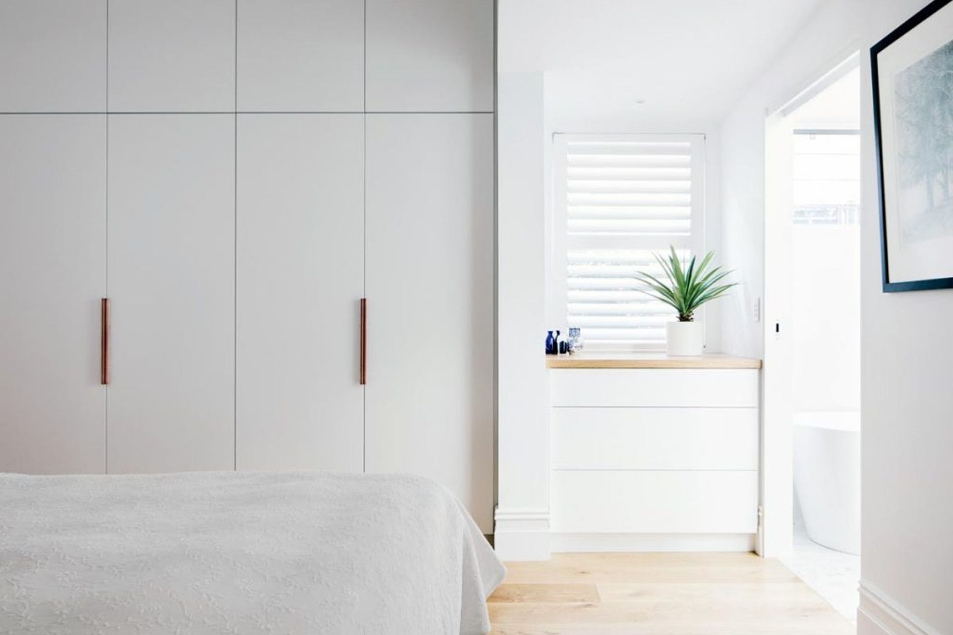 Custom Designed Built-Ins and Walk-In Wardobes