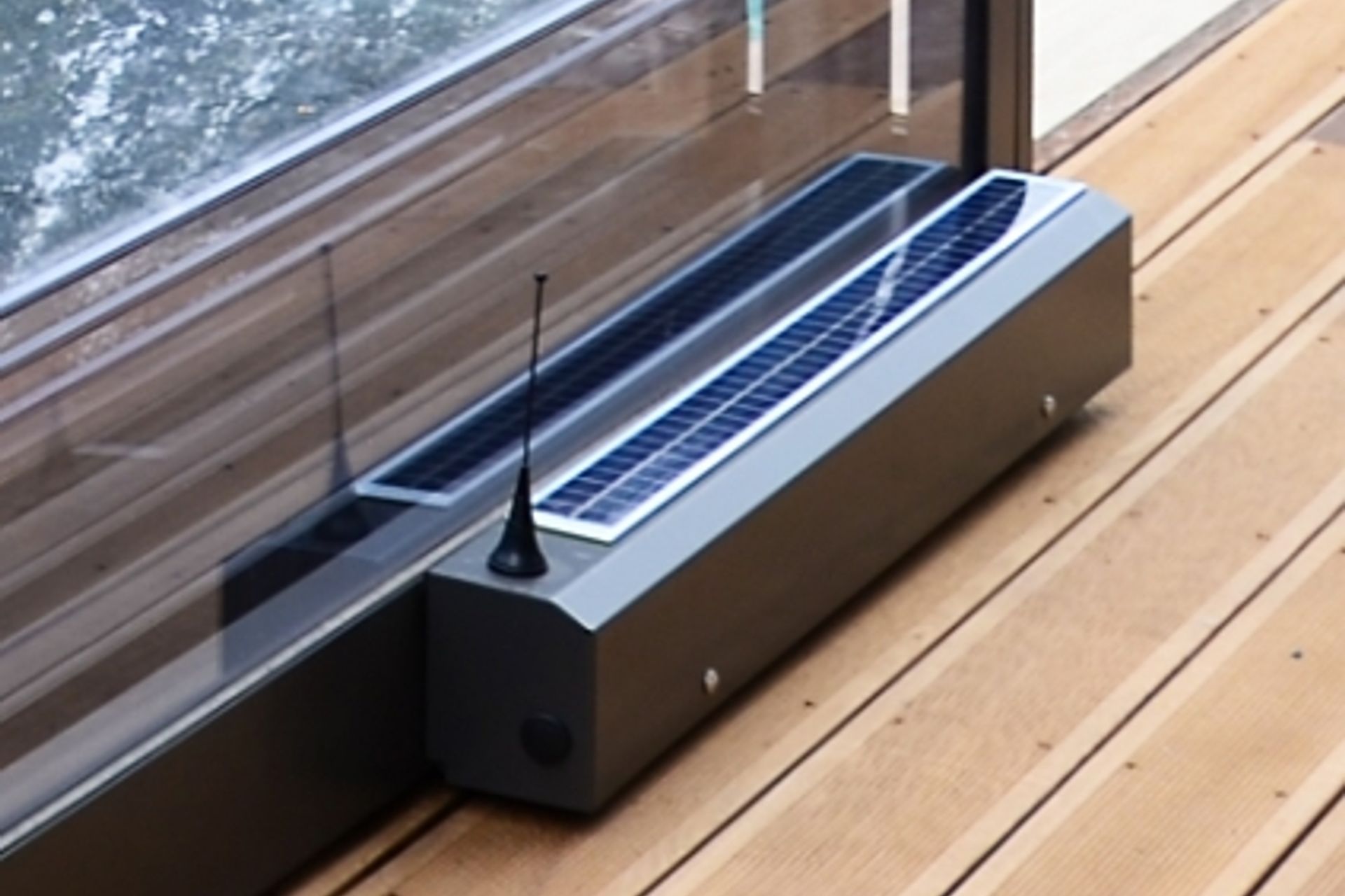 Weather proof // Rain and weather-proof.