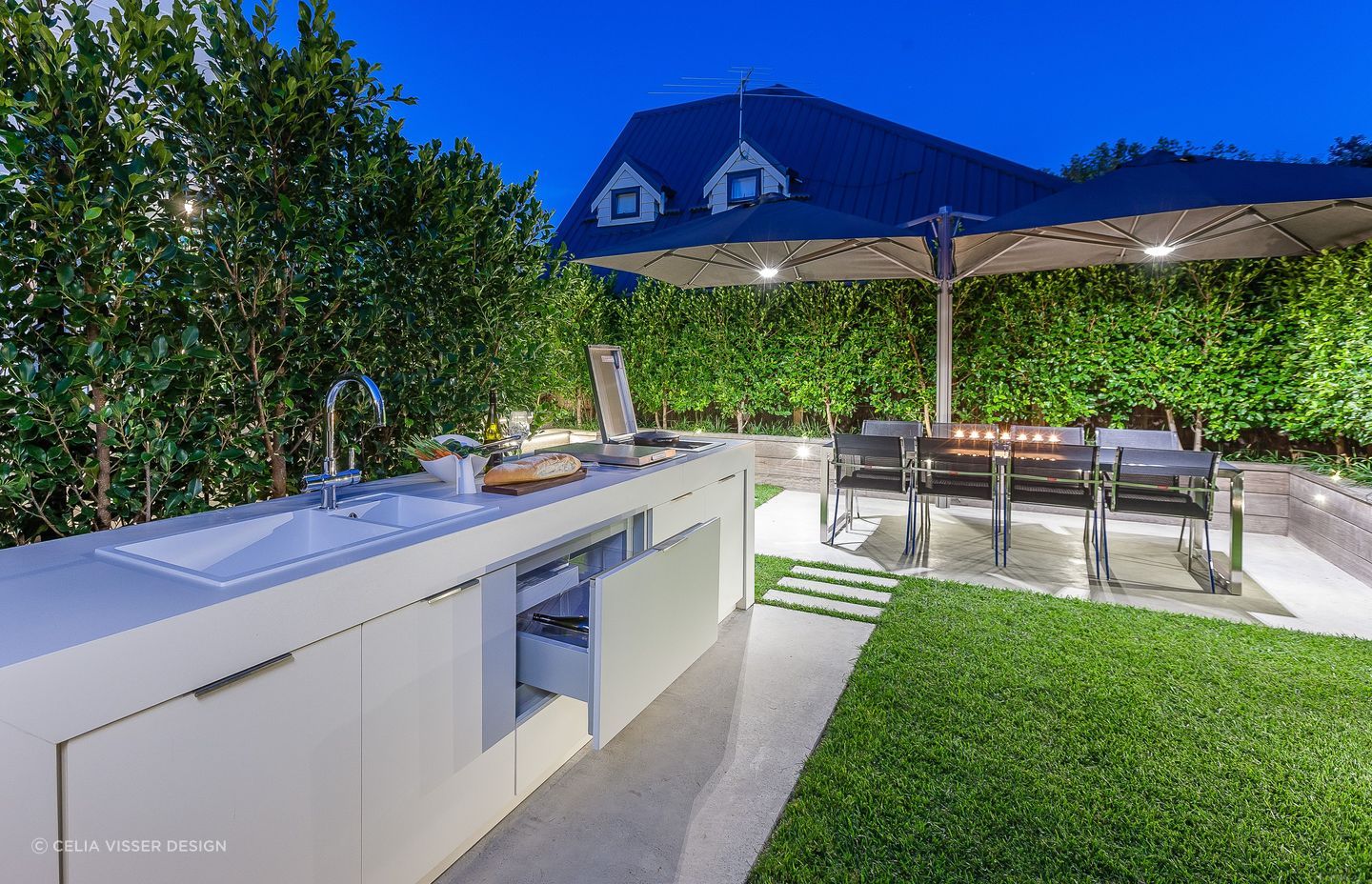 A stylish Mt Eden Outdoor Kitchen by Celia Visser Design.