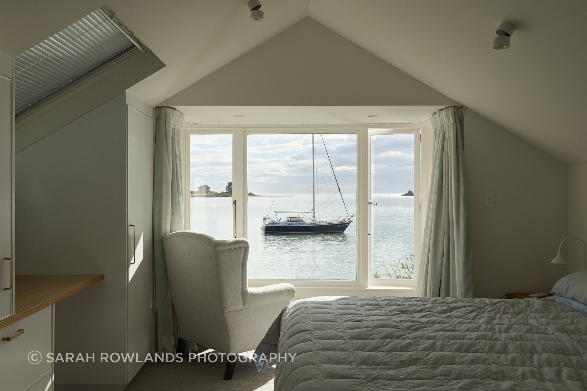 Bedroom-with-estuary-outlook.jpg