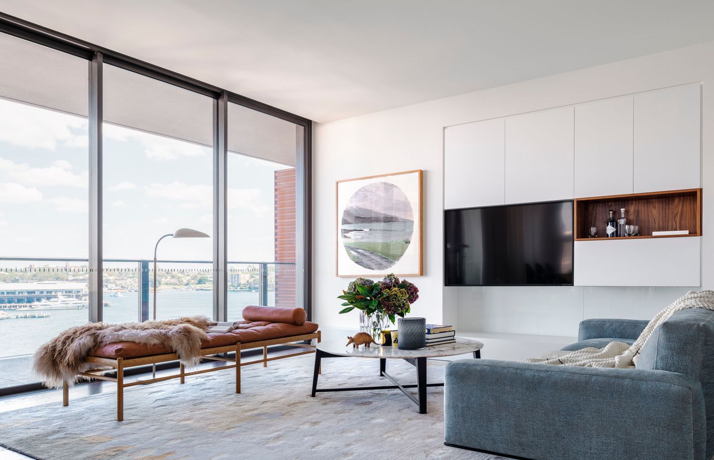 Pied-á-terre Barangaroo residence by ANNA.CARIN Design Studio | Photography by Justin Alexander