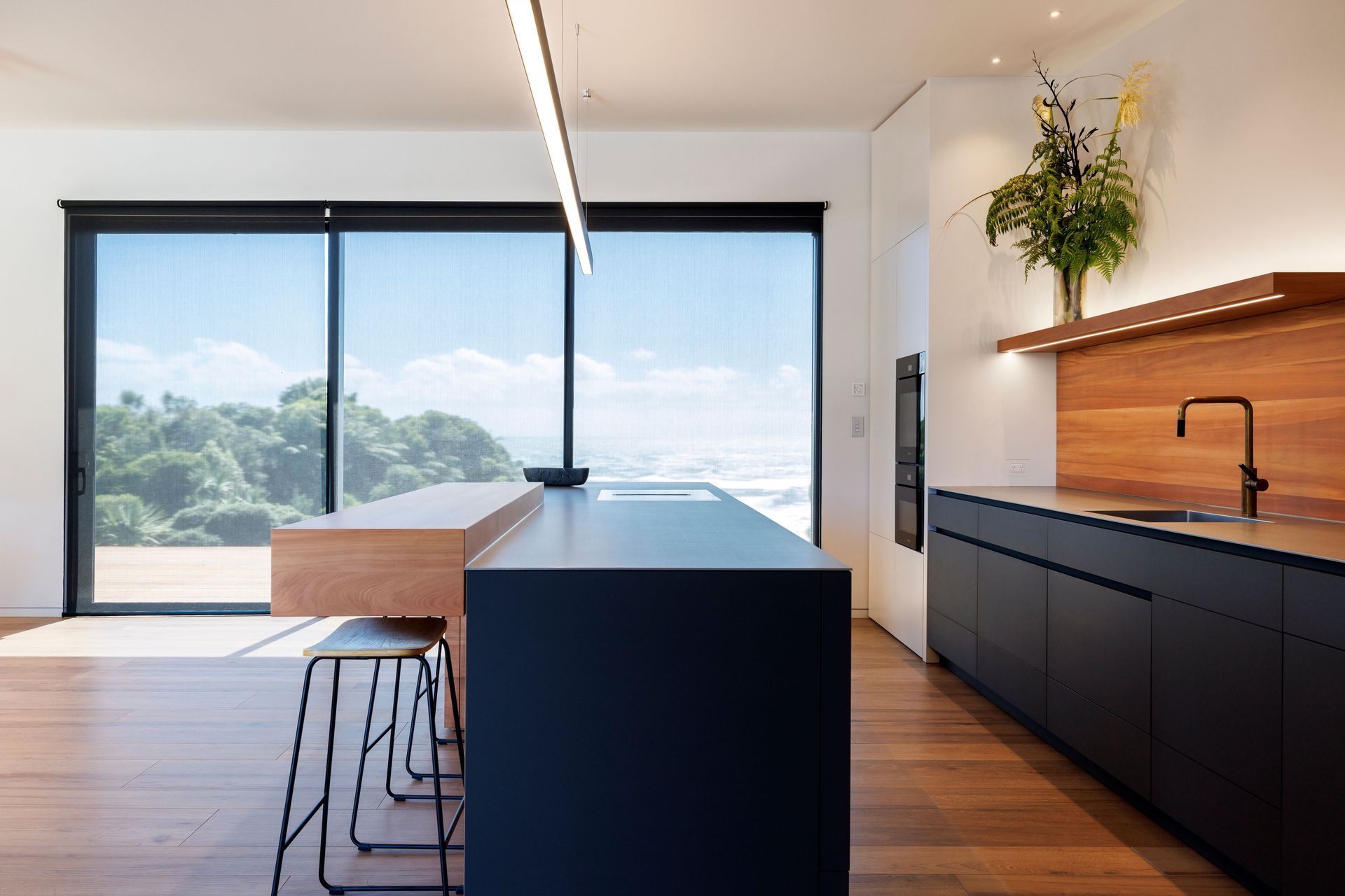Living Design integrated silverTouch stainless steel surfaces in this stunning coastal home.