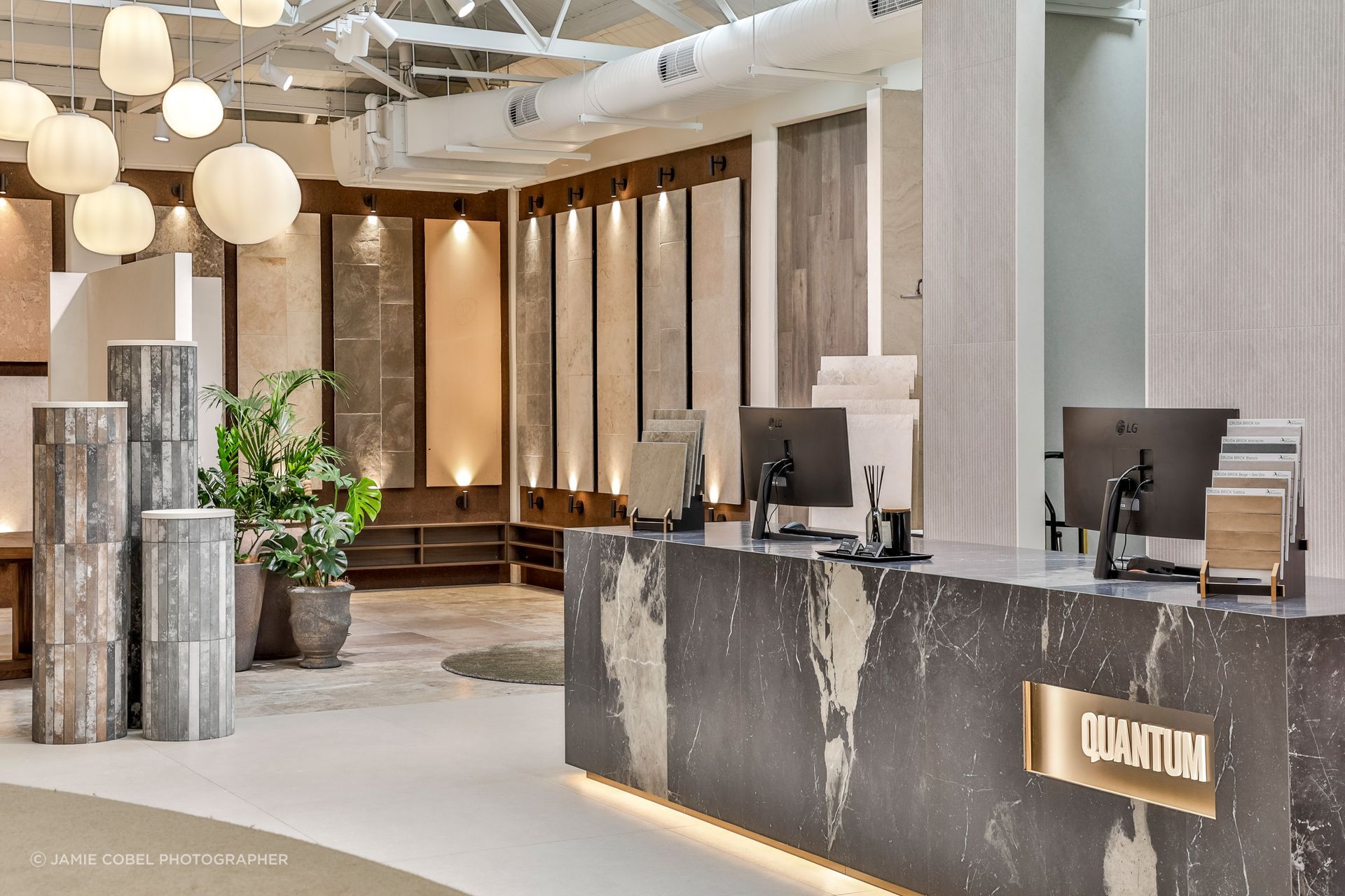 "We’ve taken care to create a showroom that has a warm, timeless feel, with a contemporary fit-out designed to appeal to a variety of tastes. Retaining a sense of space was important, but special effort has been made to create small moments of ‘wow’ and intrigue throughout the space, helping inspire creativity."