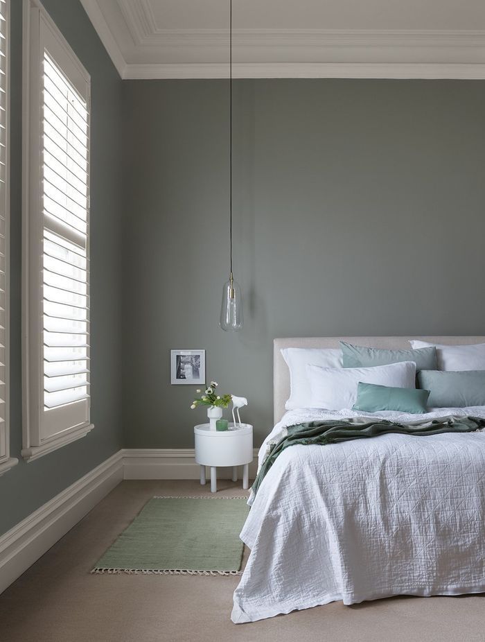 Eggshell Acrylic Paint in French Green.