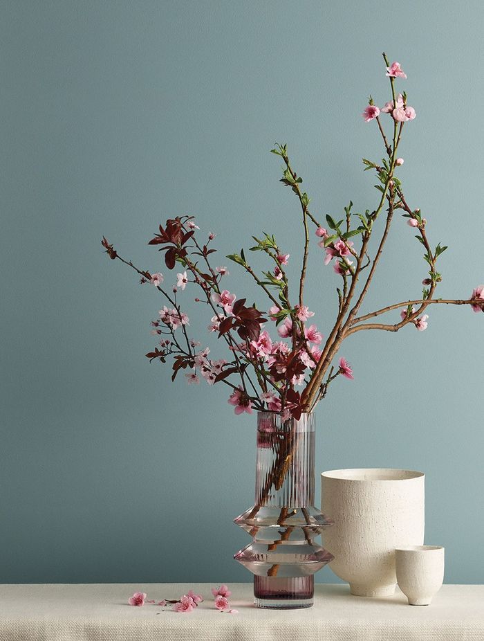 Eggshell Acrylic Paint in Hailstorm.