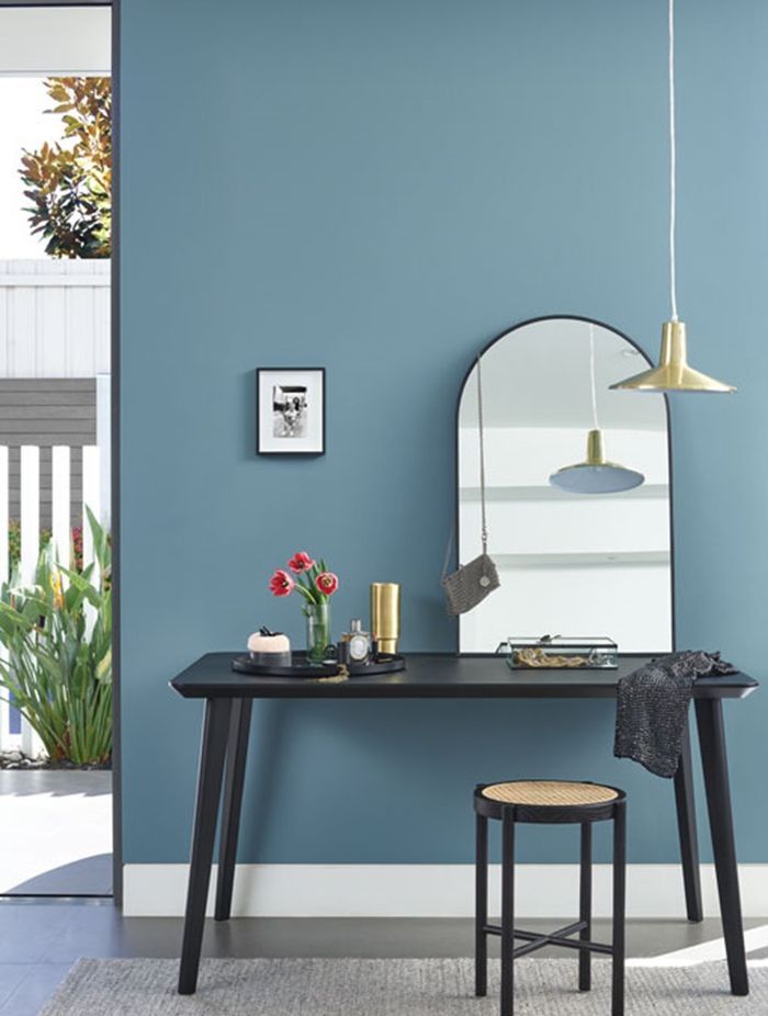 Eggshell Acrylic Paint in Hamptons Blue.