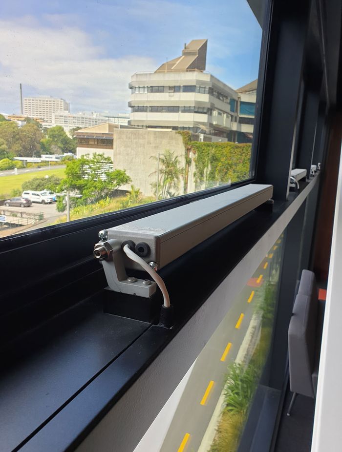 At the University of Auckland's Faculty of Engineering building, windows are connected to the building management system and fire alarm system.