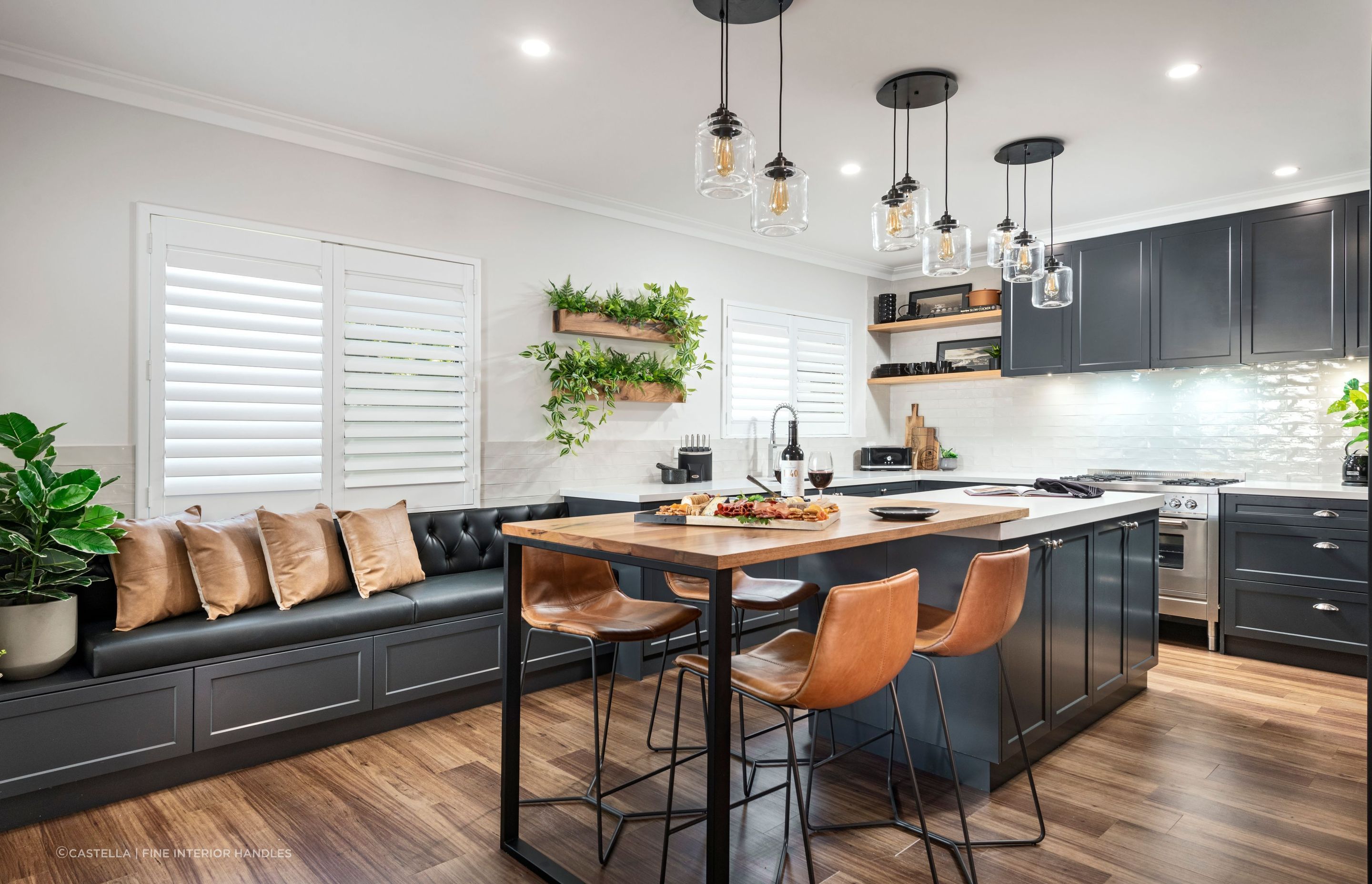 This Carmen Hansberry Design kitchen showcases the very best in decor ideas from lighting and colour schemes to furnishings and finishes