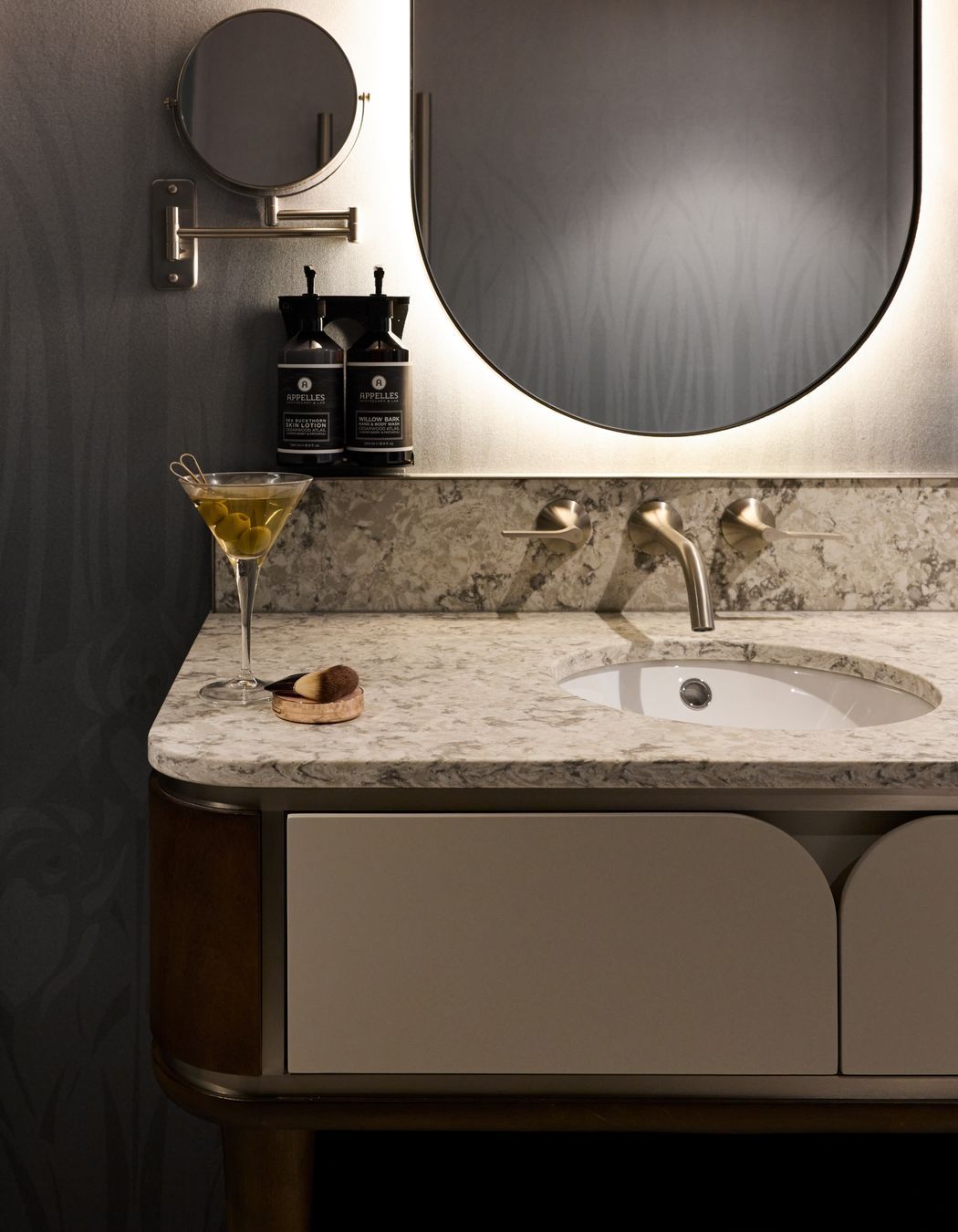 No attention to detail has been overlooked, with curved elements also featured in the ensuites.