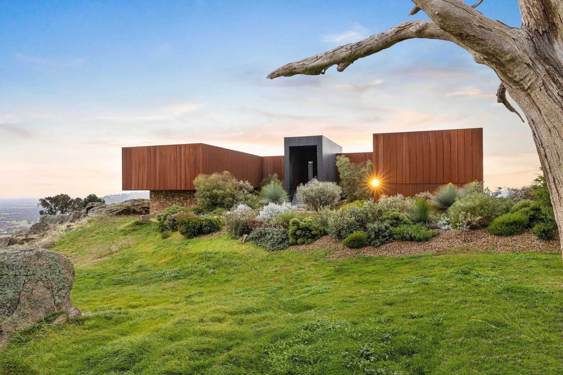 The corten steel used in Euroa House is one of its most unique features