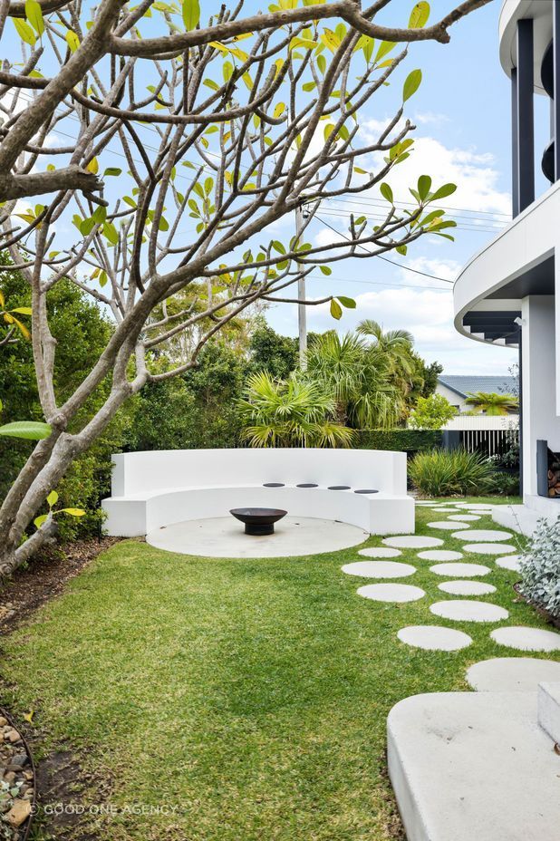 The Eagle House by Justin Humphrey Architects