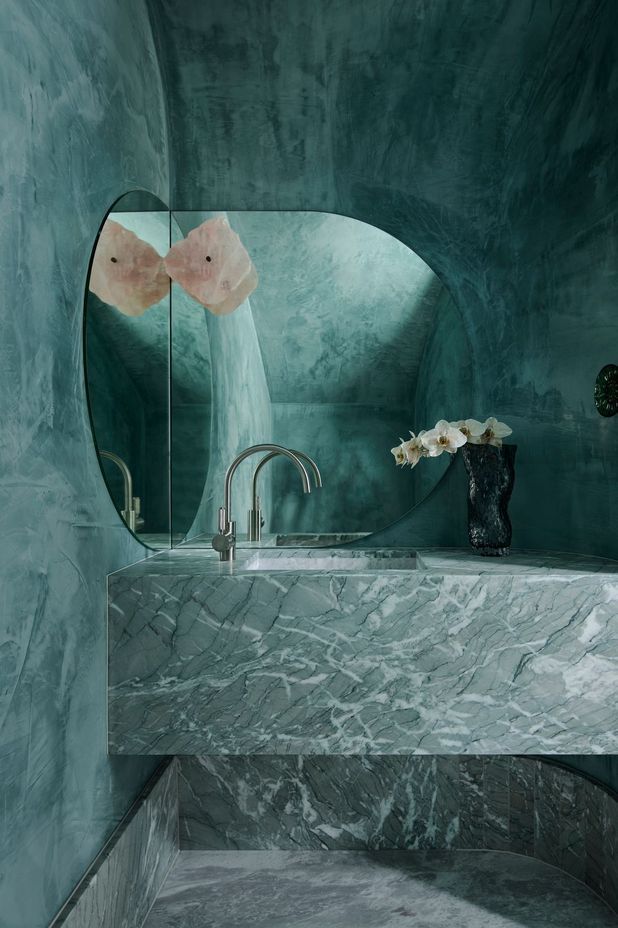 Mirror Image by Smac Studio and Van Rooijen Meyers Architects | Construction by Airth Building | Styling by Clare Delmar | Photography by Anson Smart