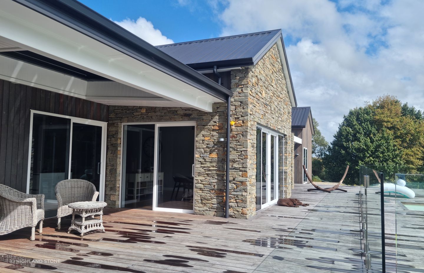 Cluden schist, the stone used at Aspin Road, is a metamorphic rock found in the Southern Alps of New Zealand. Favoured for its striking dark green colour and gorgeous natural orange and yellow flecks, the stone captures that rustic farmhouse feel popular with rural homeowners and architects alike.