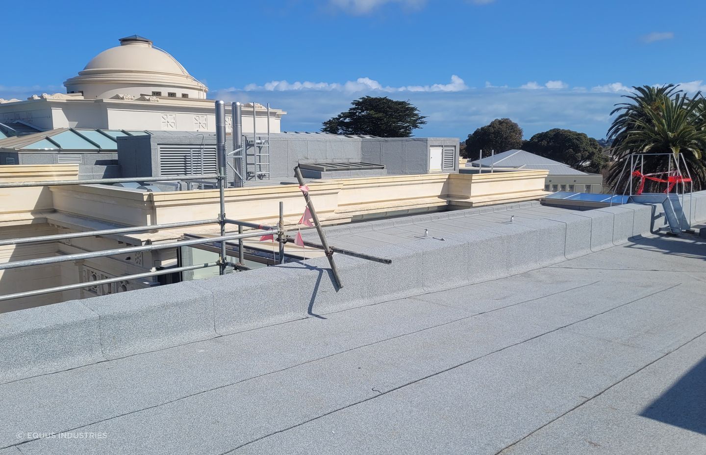 Equus Soprema DUO system is considered to have a durability of 35 years in New Zealand, with minimal maintenance required. Already familiar with the product, Warren and Mahoney specified it for this important project.