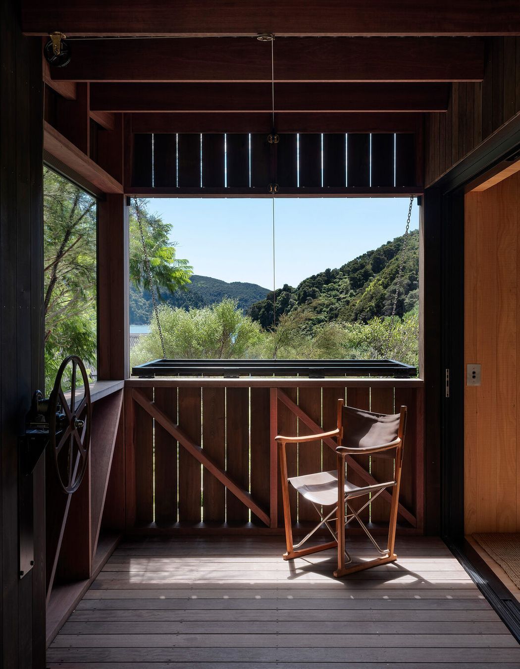 The scent of locally sourced totara and macrocarpa permeates the interior spaces.