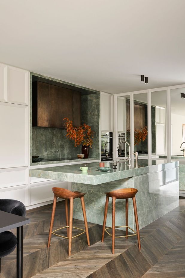 Mirror Image by Smac Studio and Van Rooijen Meyers Architects | Construction by Airth Building | Styling by Clare Delmar | Photography by Anson Smart