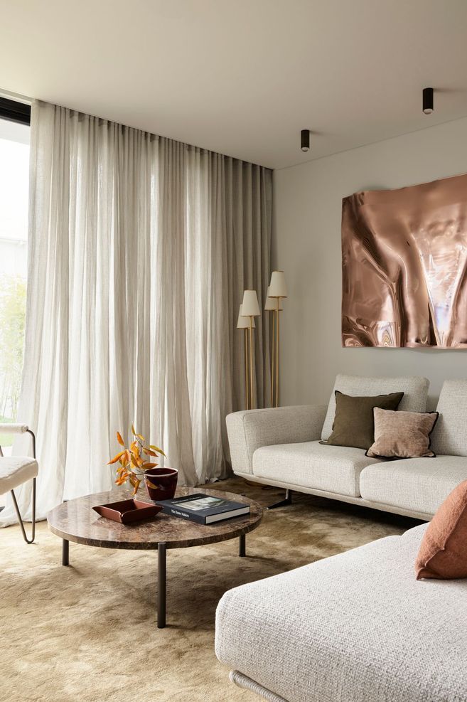Mirror Image by Smac Studio and Van Rooijen Meyers Architects | Construction by Airth Building | Styling by Clare Delmar | Photography by Anson Smart