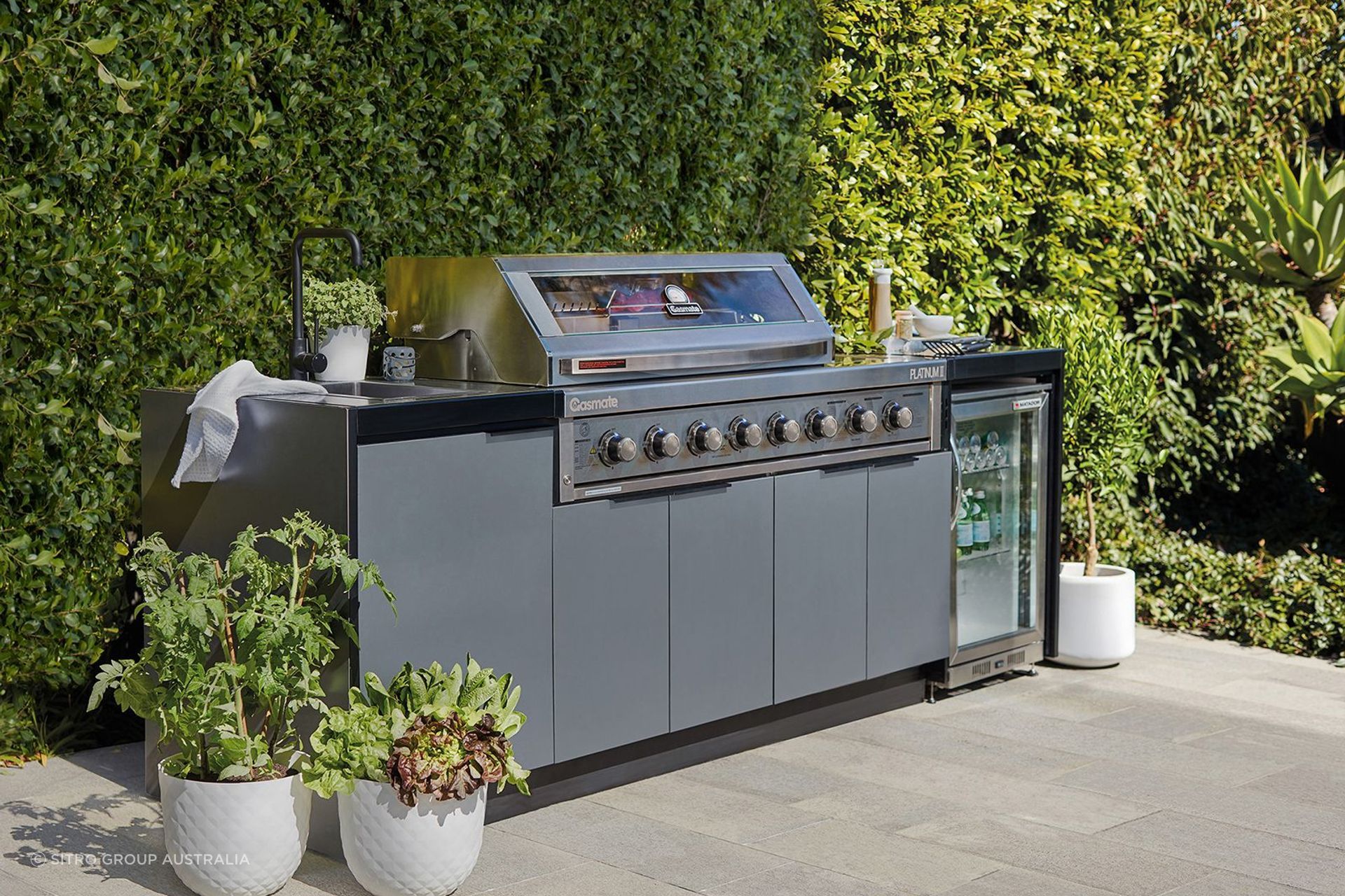You can create the perfect outdoor kitchen with customisable options like the AlfrescoPlus BBQ Module & Air Frame