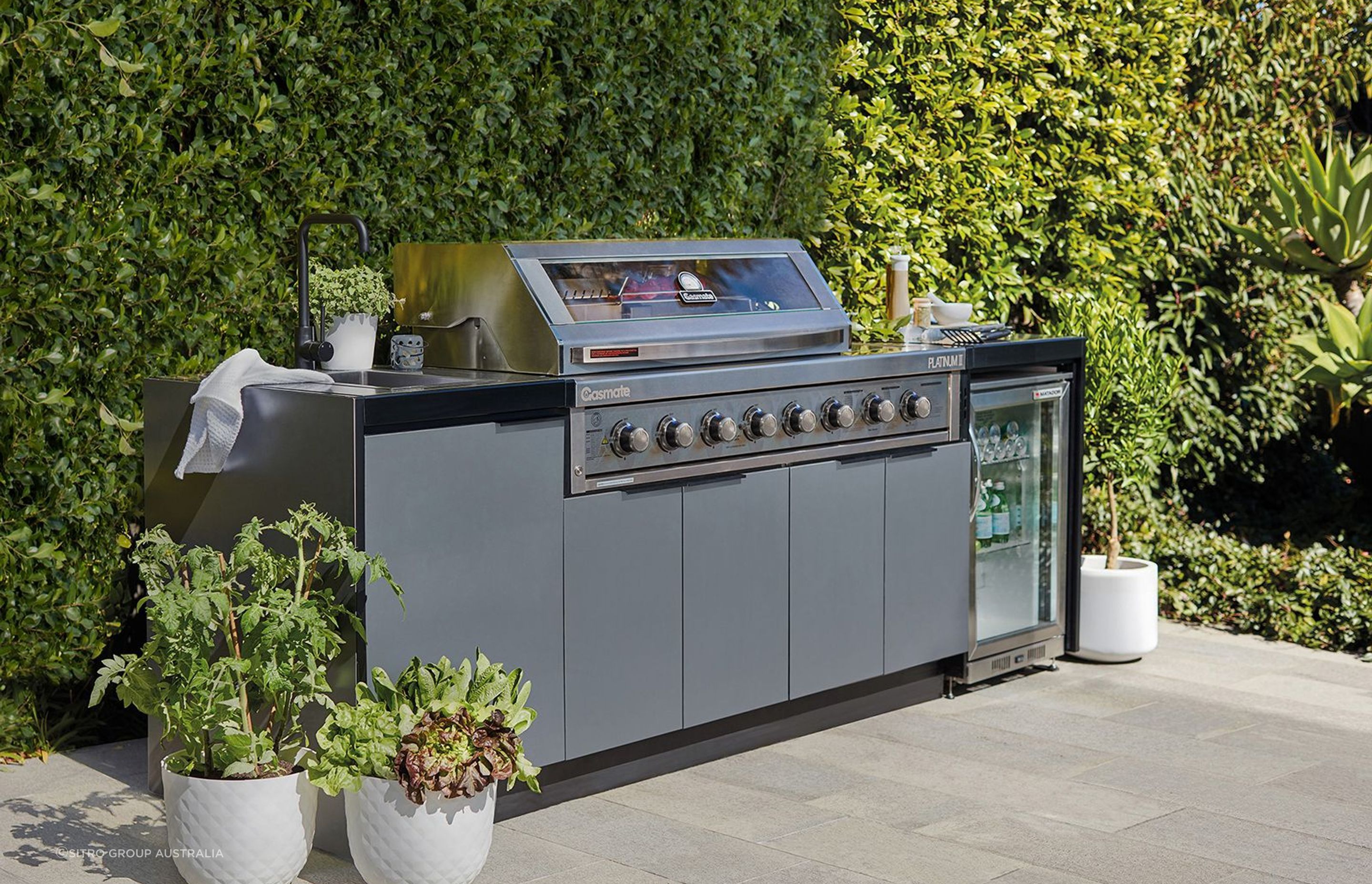 You can create the perfect outdoor kitchen with customisable options like the AlfrescoPlus BBQ Module &amp; Air Frame