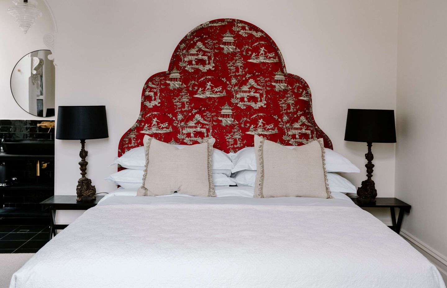 Moss Manor's Ruby suite.