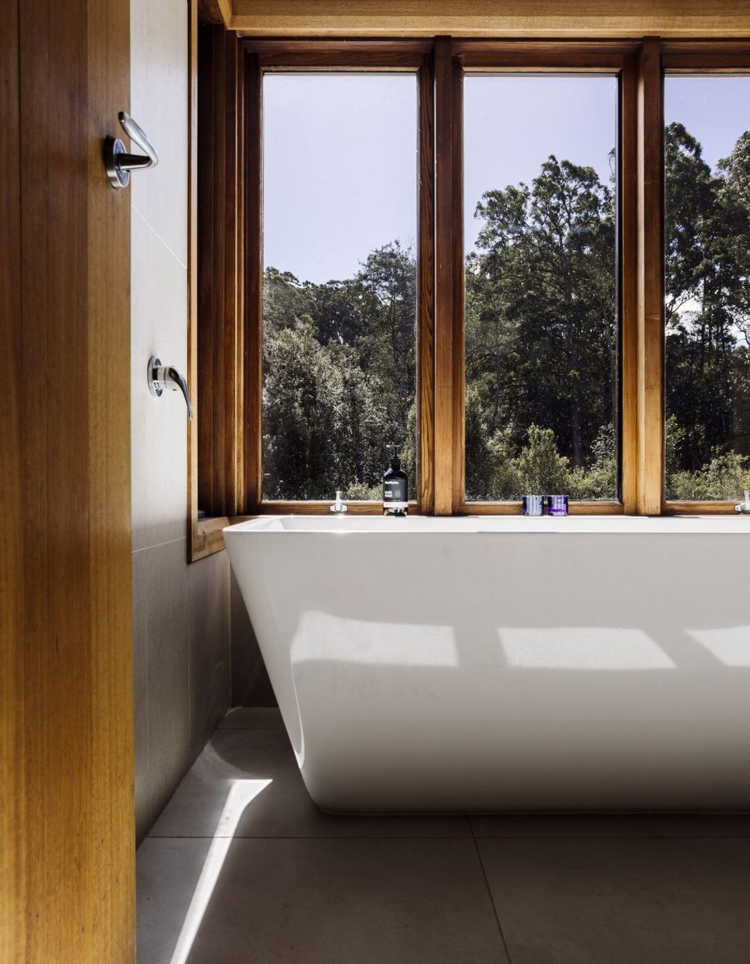 Blackwood Rest by Bijl Architecture | Photography by Adam Gibson