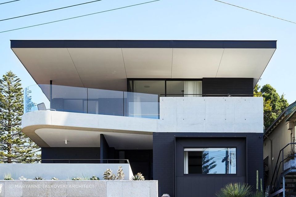 Bronte Beach House - a bungalow transformed into a unique family home. Photography: Pablo Veiga.