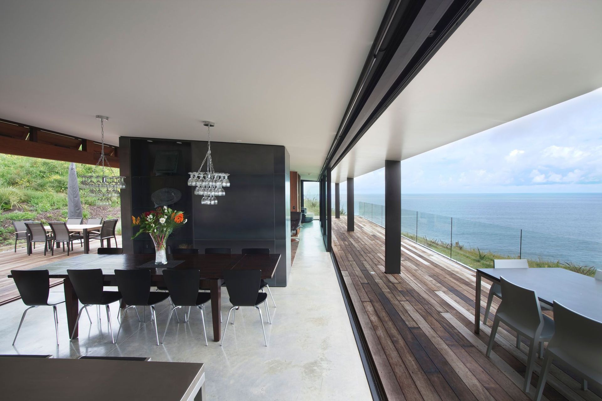 Sustainable design principles were implemented, utilising natural light and ventilation and passive solar gain through exposed concrete floor slabs. Photography: Sandra Henderson