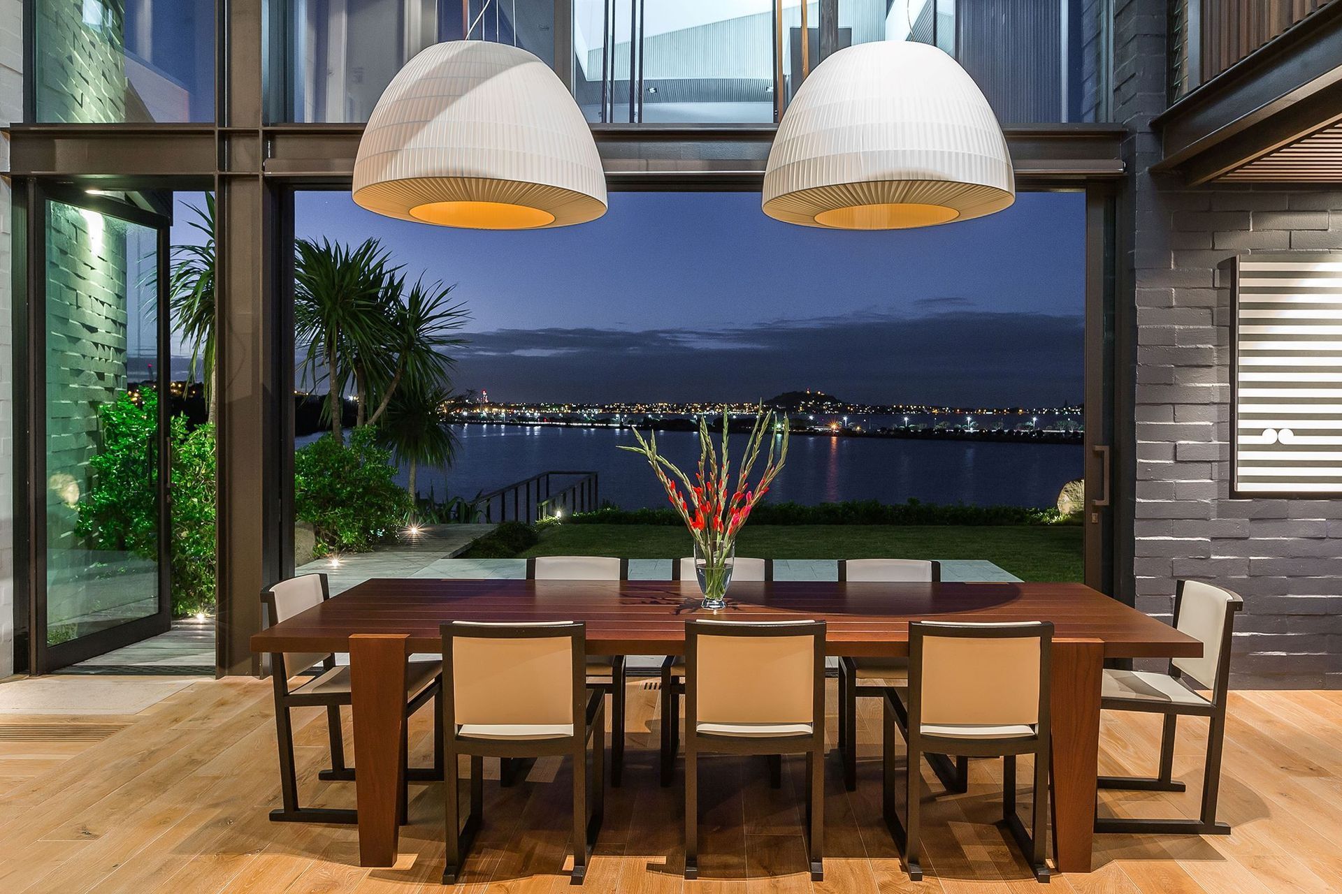 CLIFFTOP-HOUSE-HOBSON-BAY-DINING-ROOM.jpg