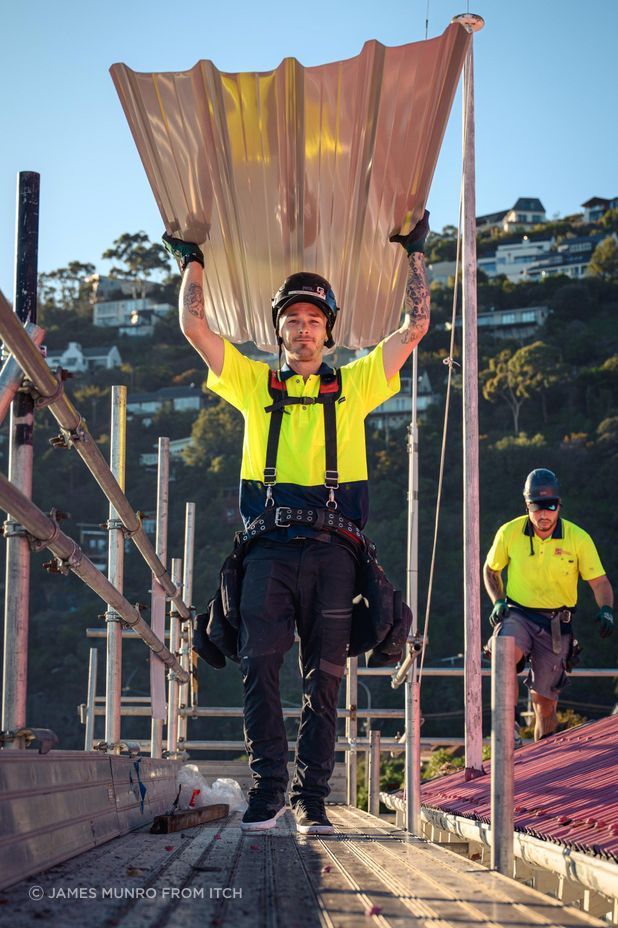 Graham Hill Roofing's team of installers, hard at work. | Photography: James Munro from Itch