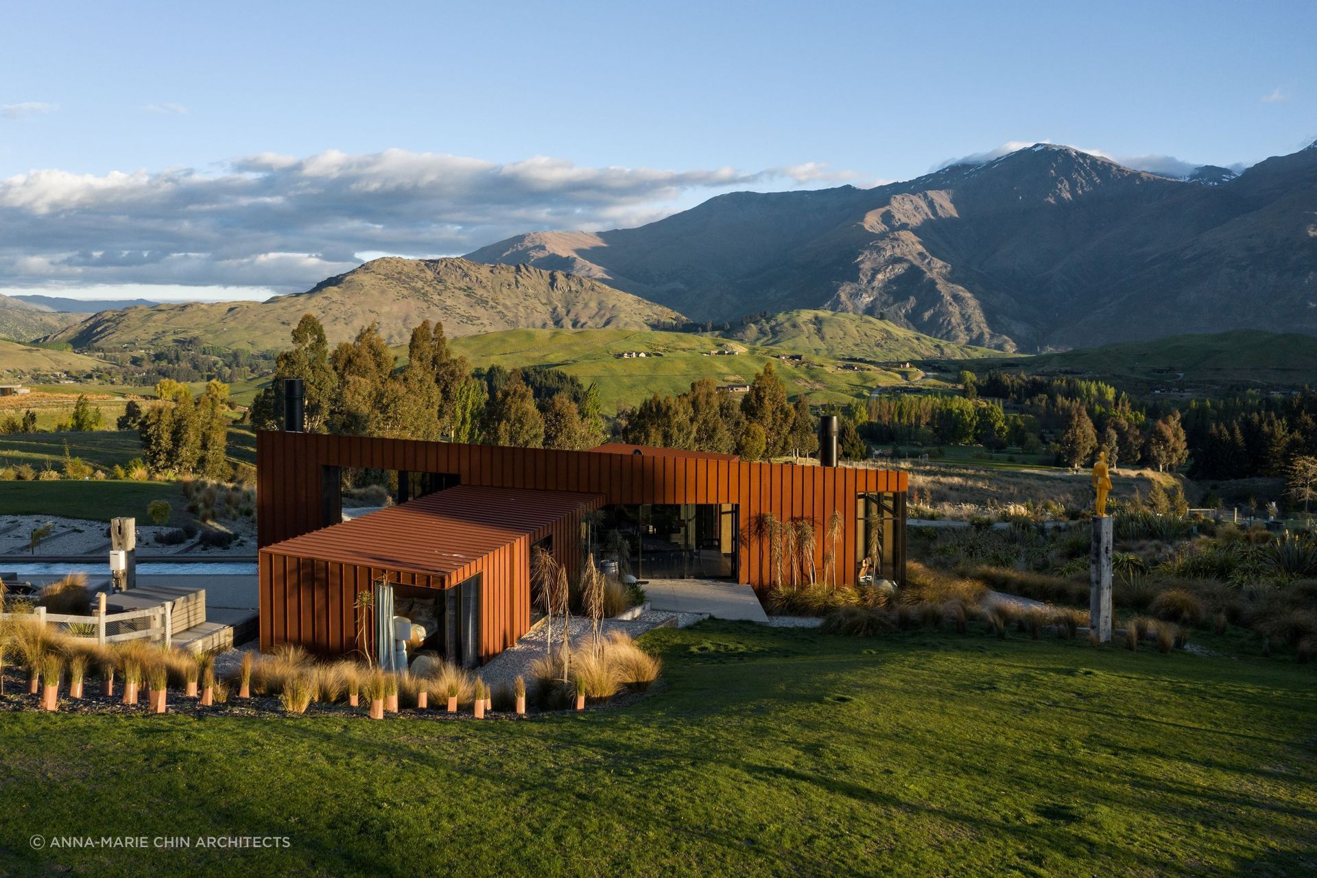 The one-of-a-kind Corten House by Anna-Marie Chin Architects. | Photography: Simon Devitt