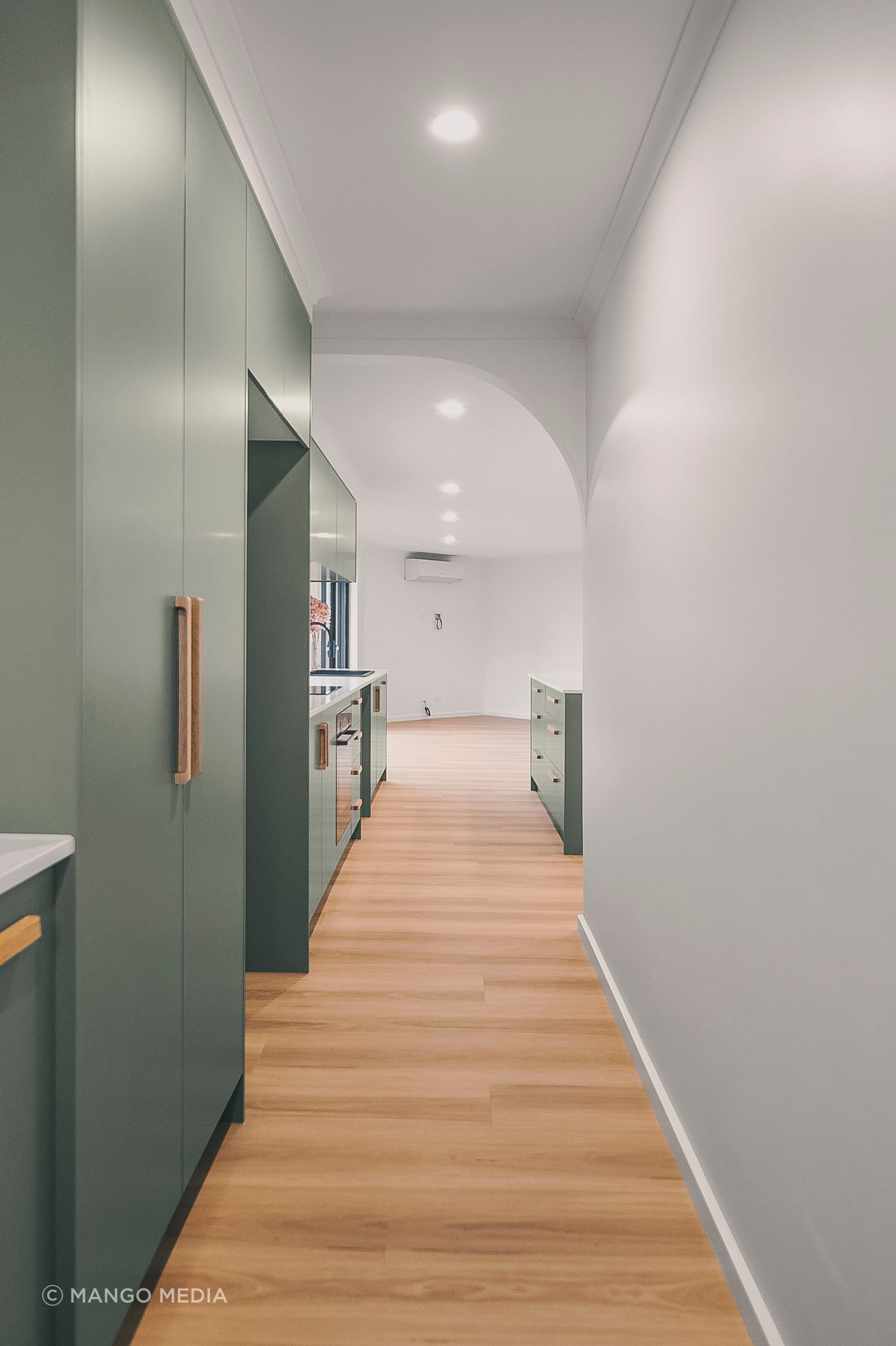 There were many challenges involved during construction, however the result is fresh and suits the family's needs.