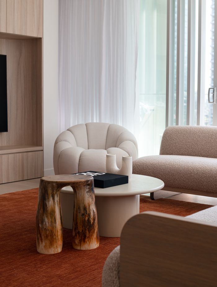 Distinctive resin décor by Dinosaur Designs adds an artistic flair.