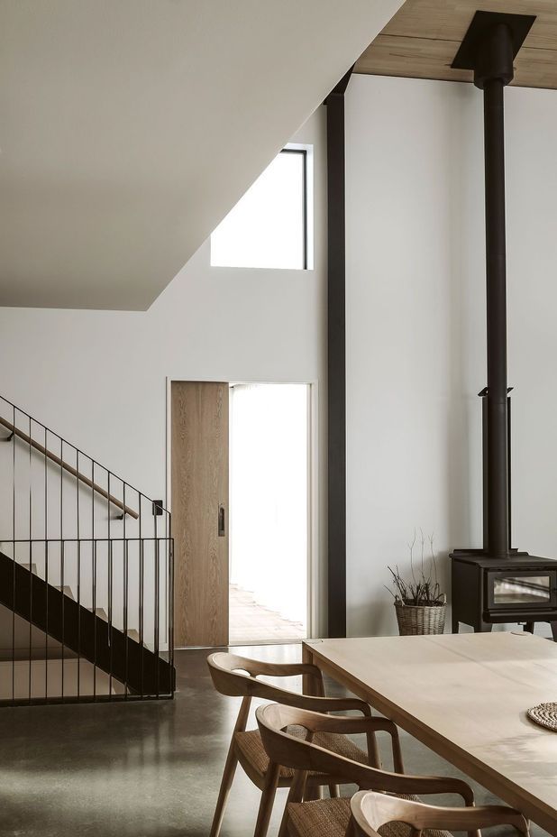 “The budget and timeline were slightly elevated compared to some builds due to the high level of finishes employed and the intricate finishing involved,” says Joseph.