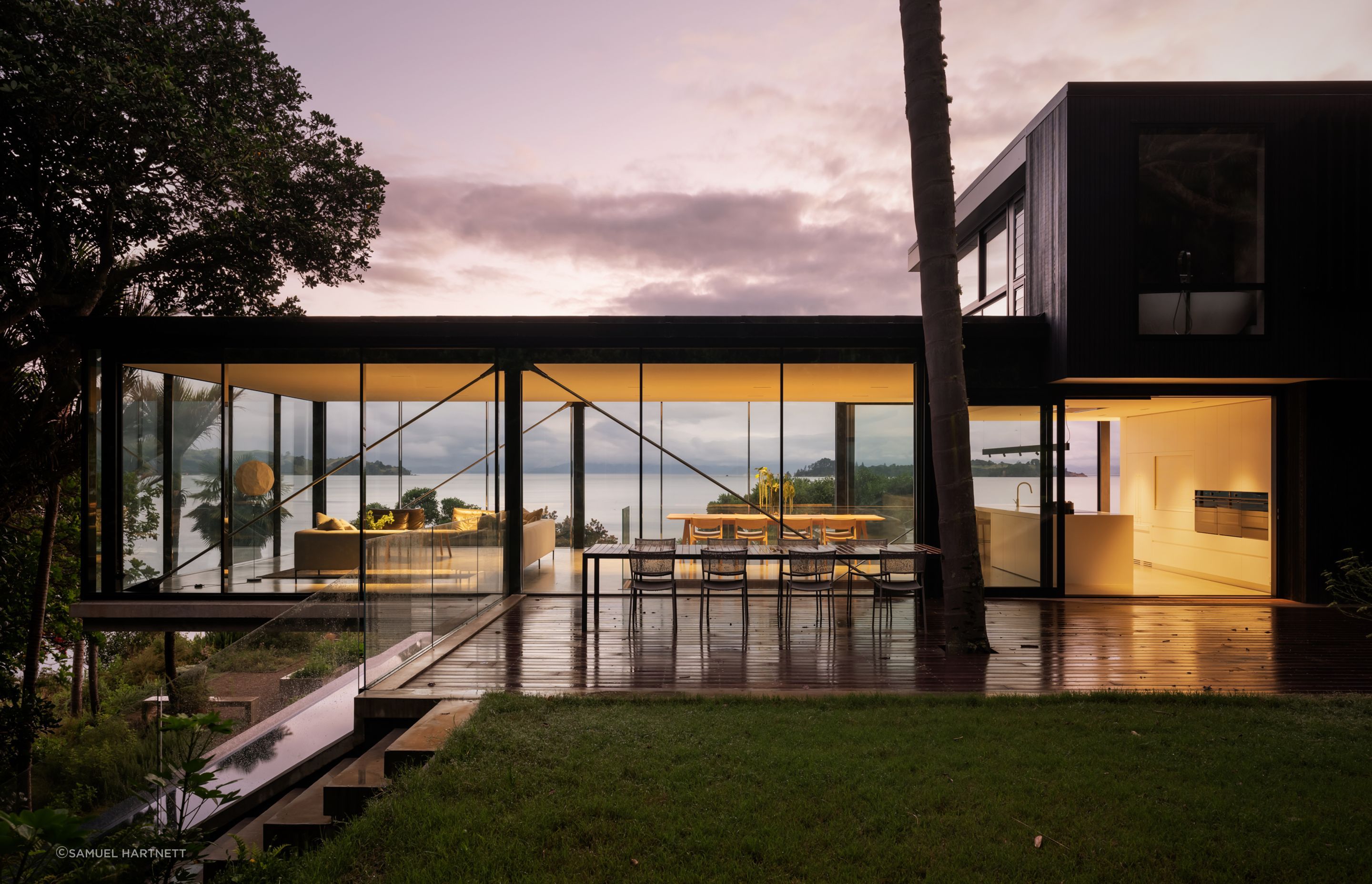 The holiday home on Waiheke Island is one of three in the area designed by Daniel Marshall of Daniel Marshall Architects – all owned by a group of friends. The family has university-aged children and lives in the UK.