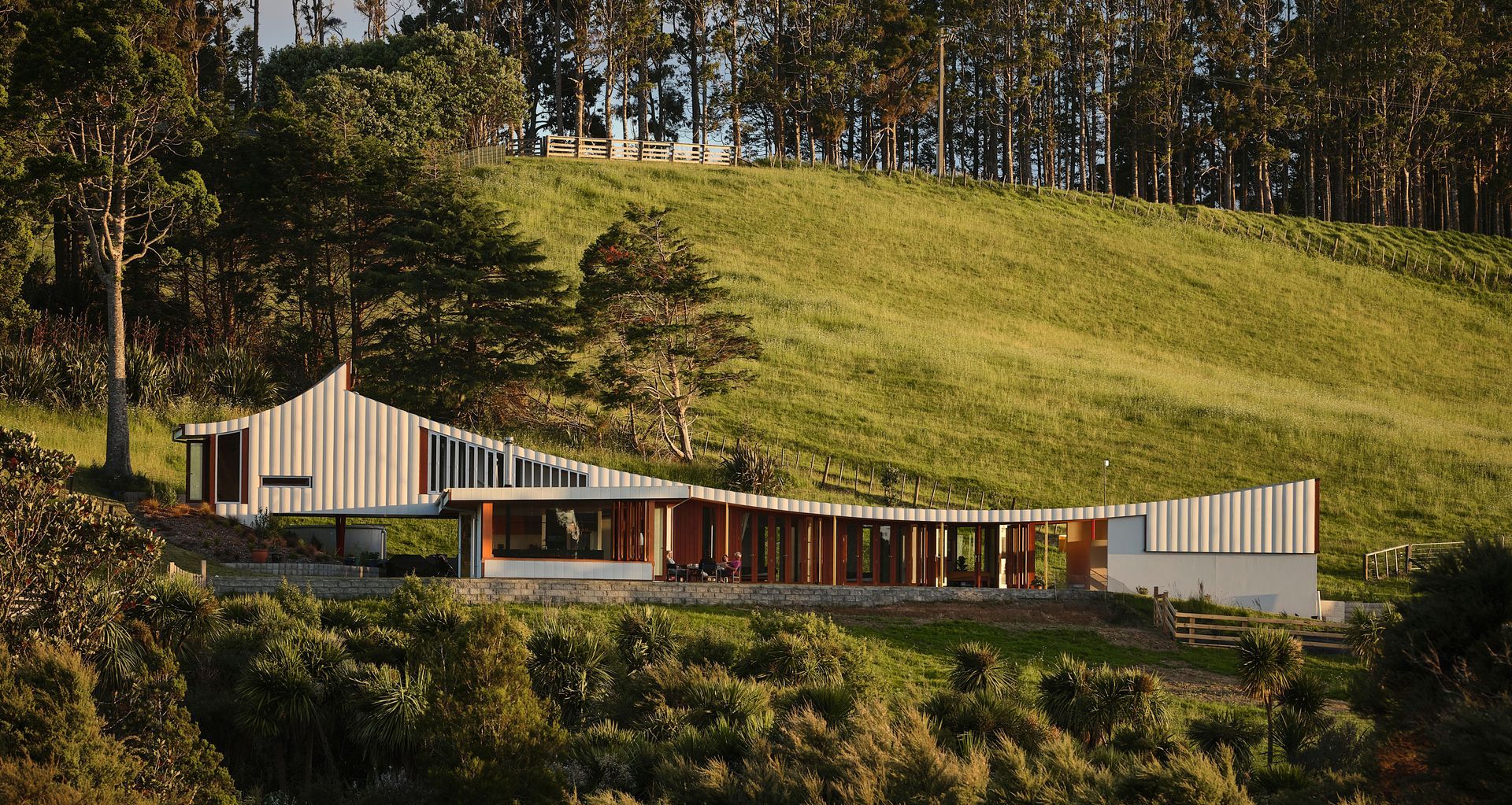 Photographer: Sam Hartnett.