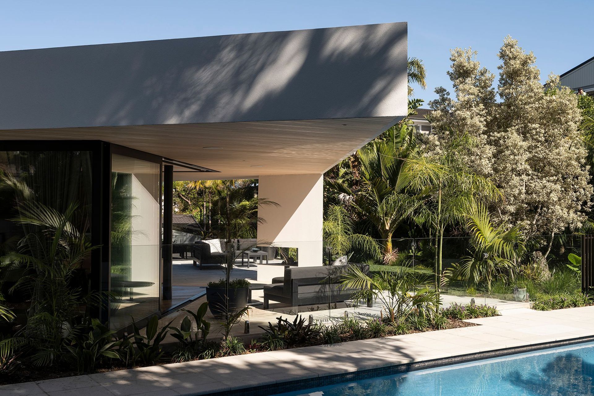 Integrating the INTEGRA lightweight concrete system with cedar cladding under the overhang required precision and a perfectionist approach.