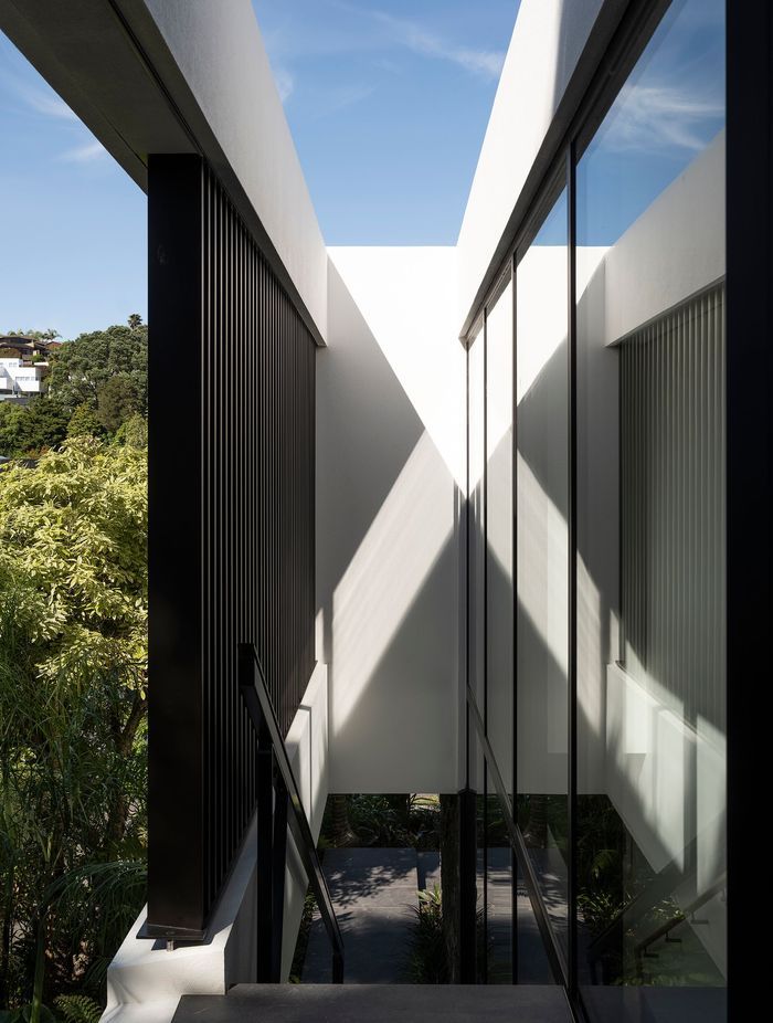 The cladding detailing in the tall stairwells was another challenging moment for the installation team.