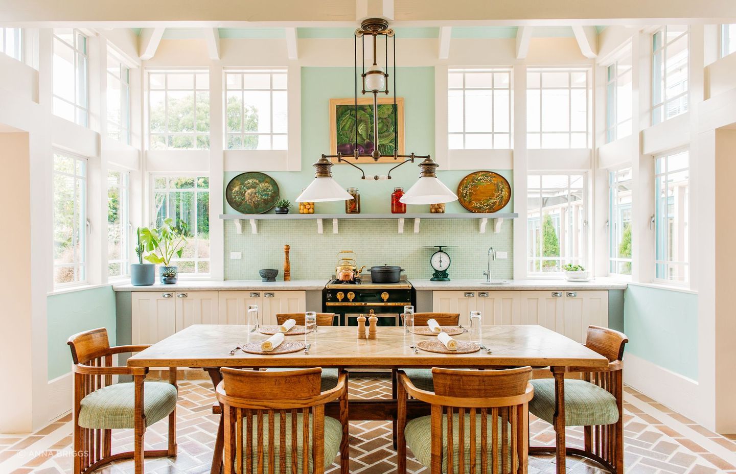 The breakfast room is part of the lodge’s working kitchen. “They grow a lot of their own produce and use it in the kitchen, which is really lovely. They have extensive gardens and utilise food from the natural surrounding landscape. Their staff have a deep passion and respect for the lodge and are extremely knowledgeable,” says Nikki.